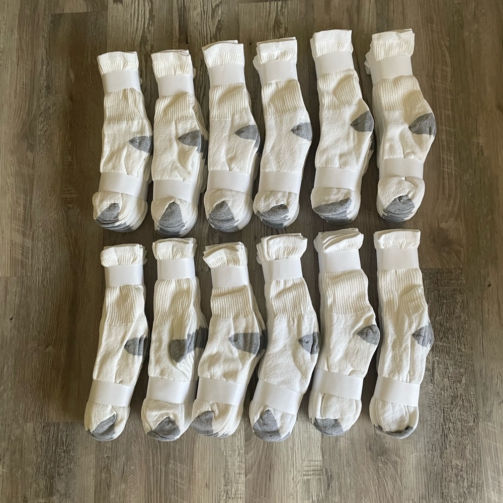 NWOT🤩 6 Dozen Classic Men’s White Crew Socks, Size L